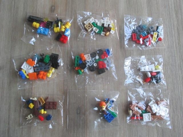 Te koop : Lego Adventskalender 2021 / nr : 60303 / 2 x., Inclusief minifiguren, Gebruikt, Overige thema's, Lego