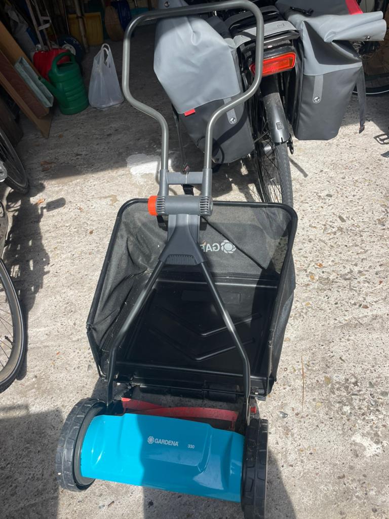 Gardena grasmaaier met opvangbak, Ophalen of Verzenden, Zo goed als nieuw