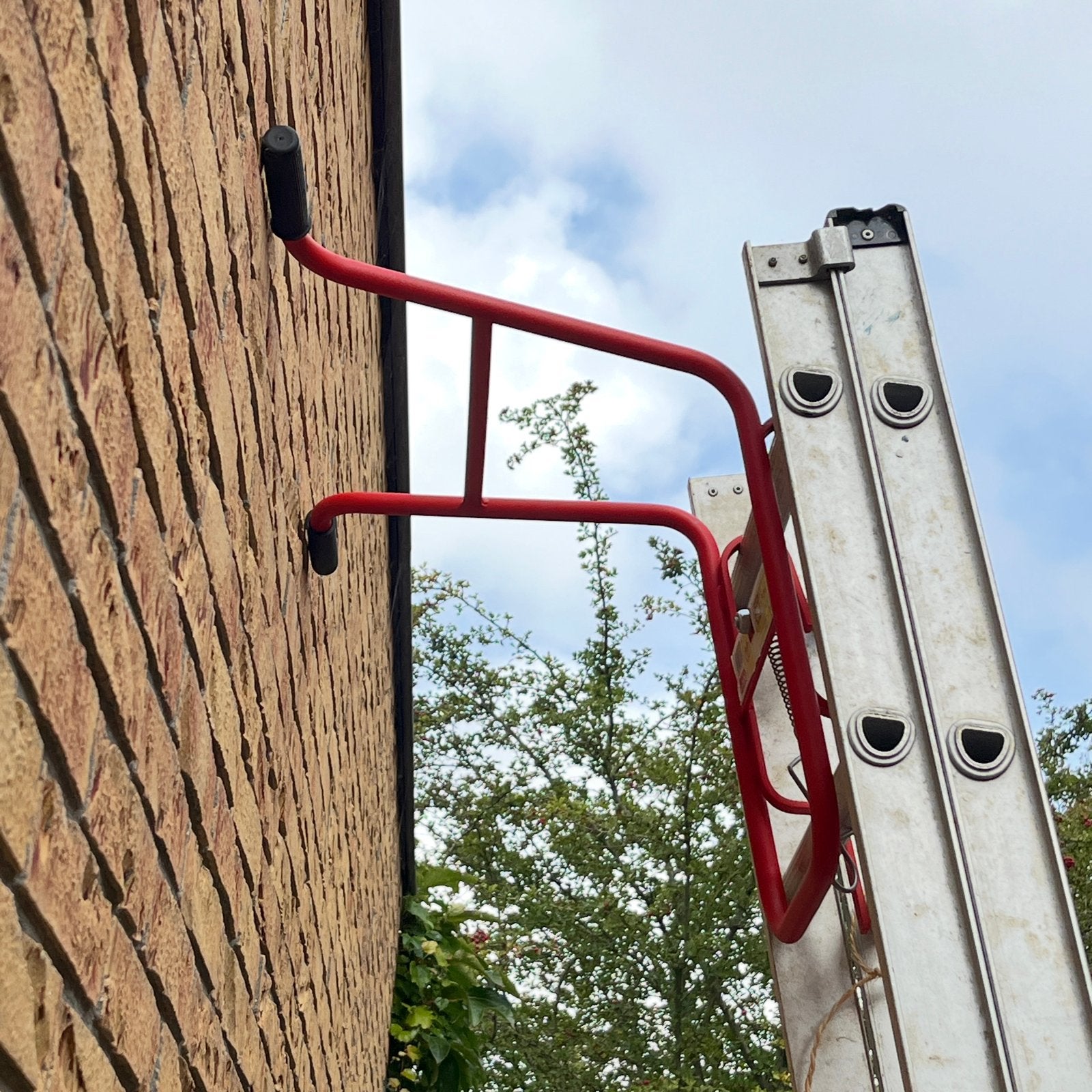 Ladderafhouder rood - Weinig gebruikt, Ophalen of Verzenden, Gebruikt, Ladder, Minder dan 2 meter