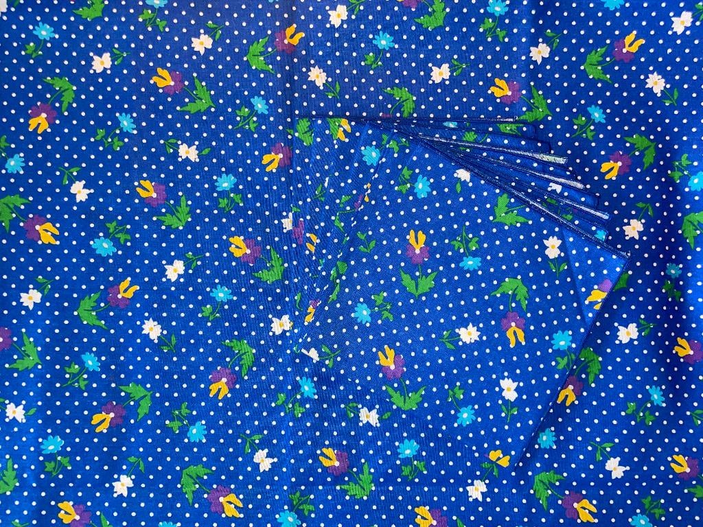Zeer groot retro vintage jaren 70 tafelkleed met 6 servetten, Ophalen of Verzenden, Nieuw, Blauw, Tafelkleed of Tafelzeil