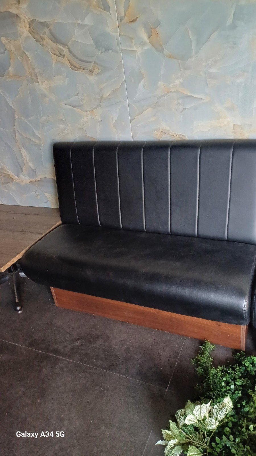 Horeca Interieur Cafe stoelen wandbank man cave, Ophalen of Verzenden, Gebruikt, 200 tot 250 cm