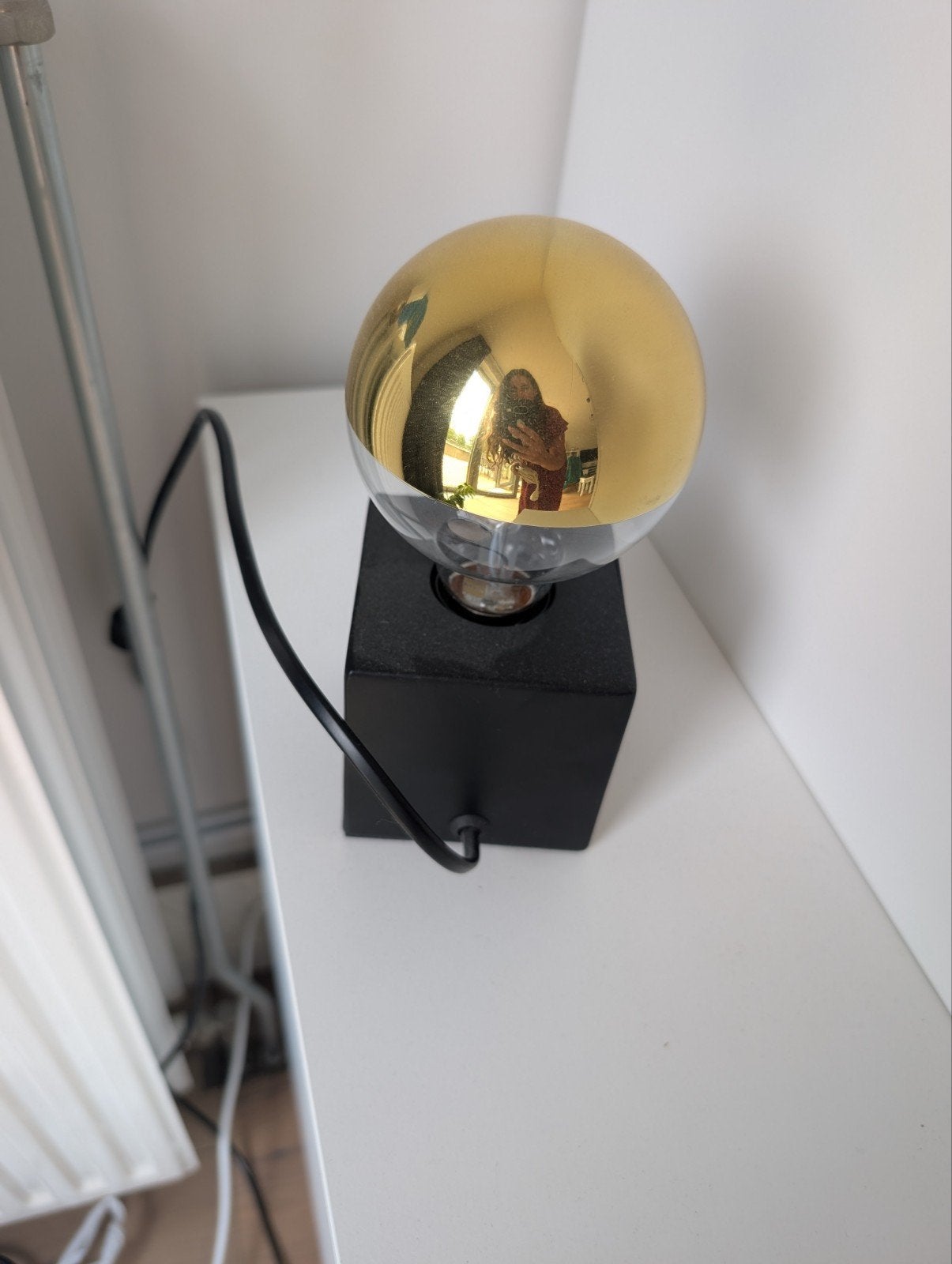 HEMA bolvormige tafellamp met gouden lichtbron, Ophalen, Overige merken, E27 (groot), Zwart