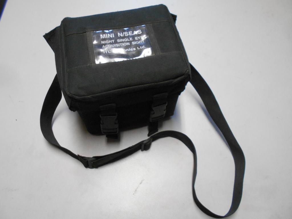 Pouch night vision bril, Ophalen of Verzenden, Landmacht, Nederland, Embleem of Badge