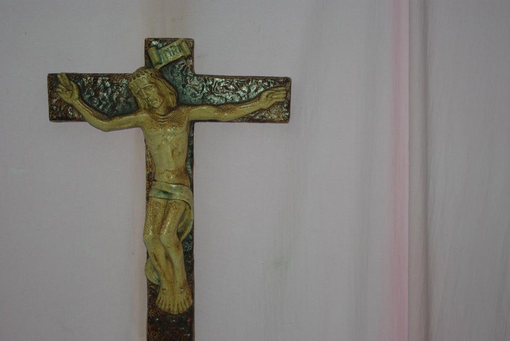 Crucifiz / Emaille kruis, Ophalen of Verzenden, Gebruikt