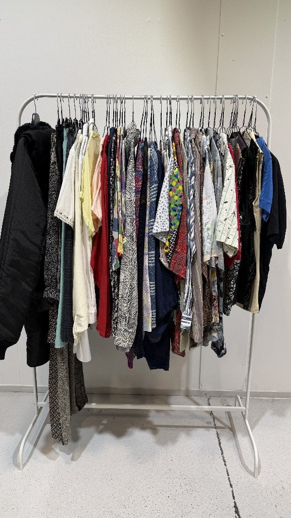 Grote zak vintage kleding (50 stuks) maat M, Maat 38/40 (M), Vintage, Korte mouw, Gedragen
