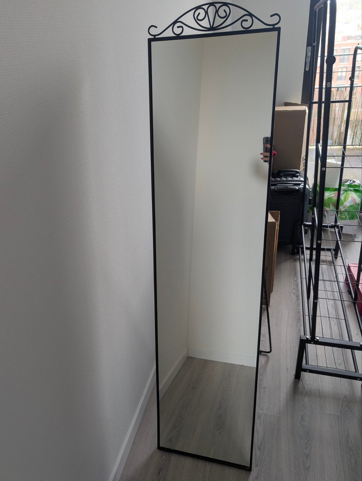 IKEA spiegel met sierlijke lijst - Goede staat, Ophalen, Minder dan 50 cm, Zo goed als nieuw, 150 tot 200 cm