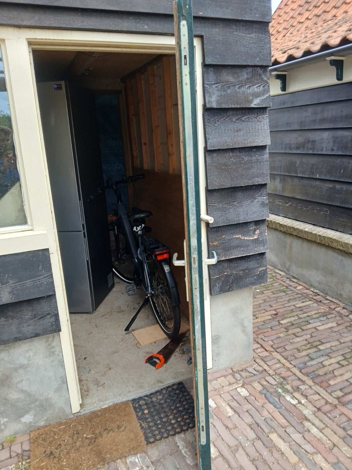 Robuuste houten buitendeur, donkergroen, met kozijn, Ophalen, Gebruikt, Buitendeur, 200 tot 215 cm