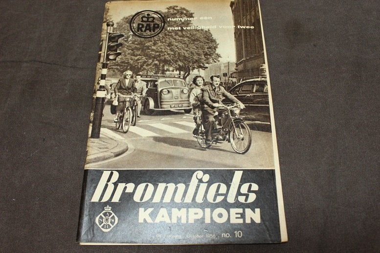 blad Bromfiets Kampioen oktober 1956 Berini M21, Fietsen en Brommers, Ophalen of Verzenden, Gebruikt
