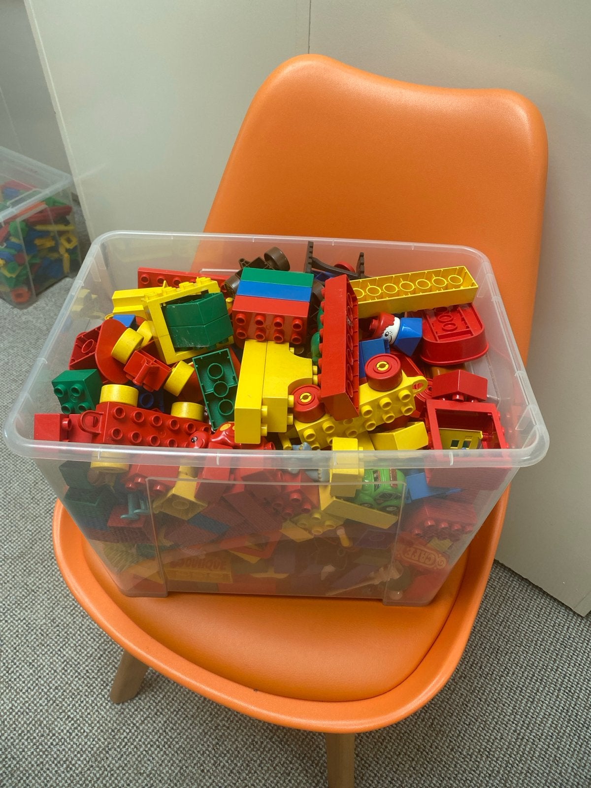 Grote doos vol Duplo blokken en onderdelen, Kinderen en Baby's, Speelgoed | Duplo en Lego, Ophalen, Gebruikt, Losse stenen, Duplo