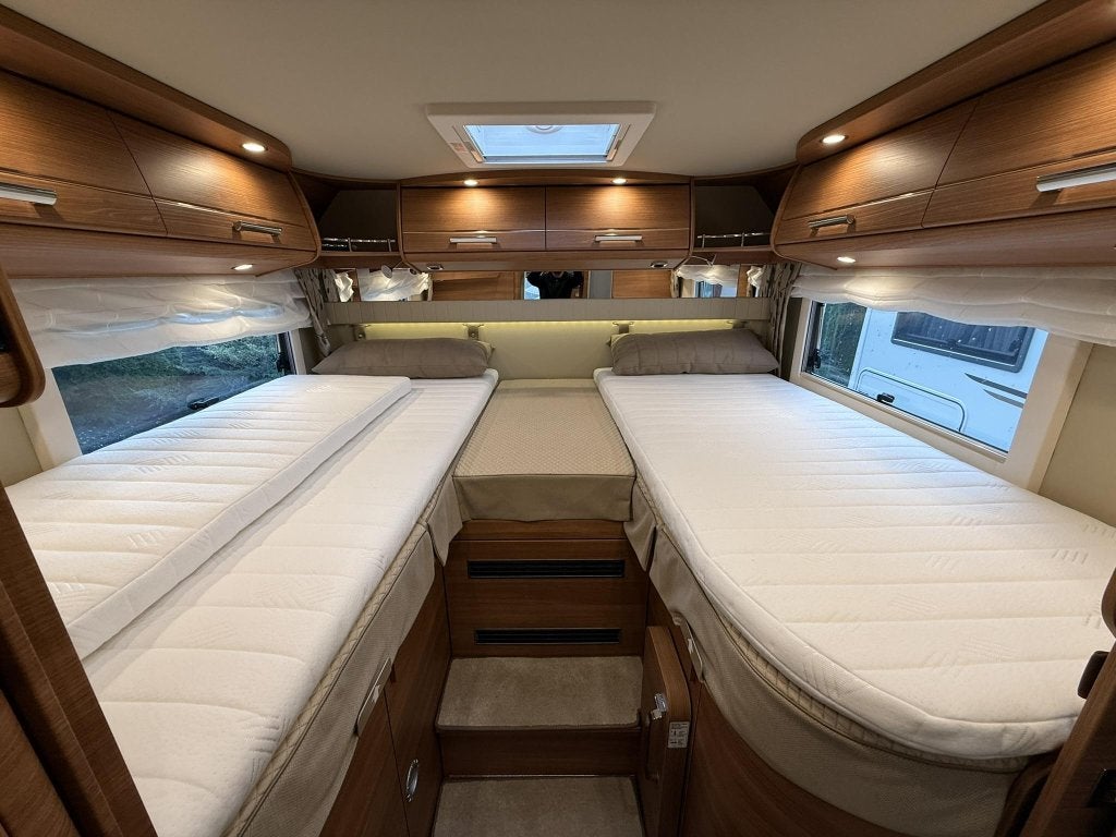 Carthago Chic C-Line T 4.9 LE - BOMVOL ACCESSOIRES, Ringverwarming, Fiat, Tot en met 2, Carthago