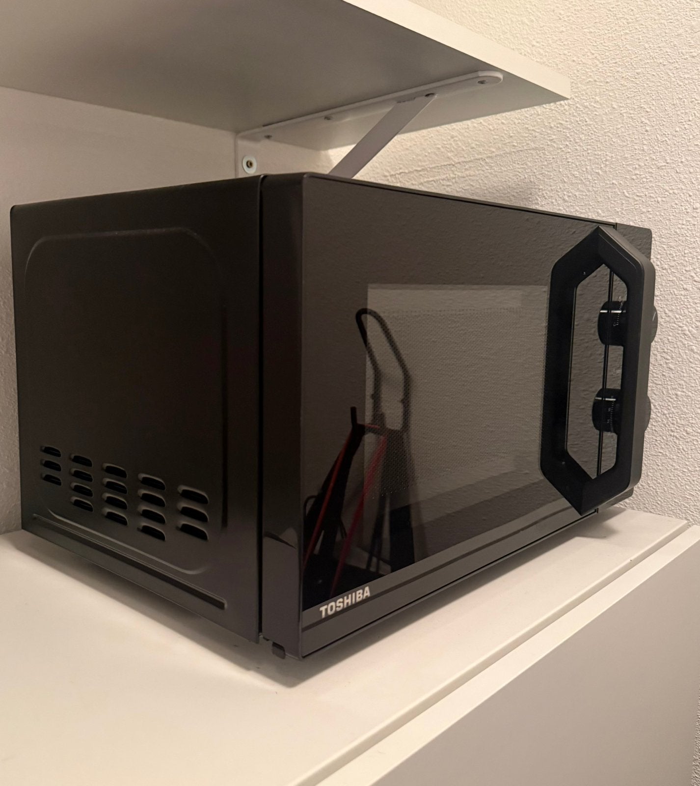 Zwarte Toshiba magnetron met diverse functies, Ophalen, Zo goed als nieuw