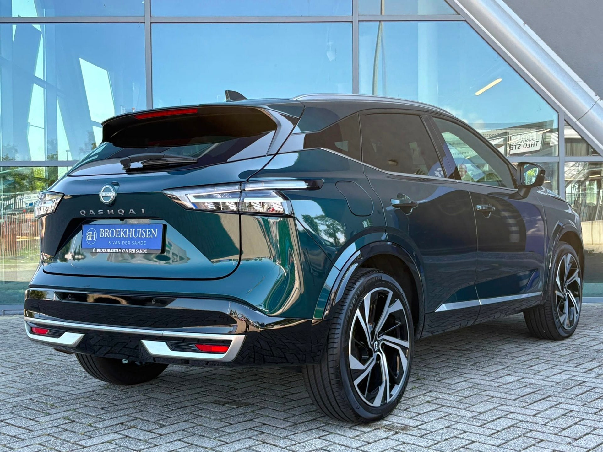 Nissan Qashqai 1.3 MHEV Xtronic Tekna Plus 158pk Massage sto, Gebruikt, Zwart, 4 cilinders, Bedrijf