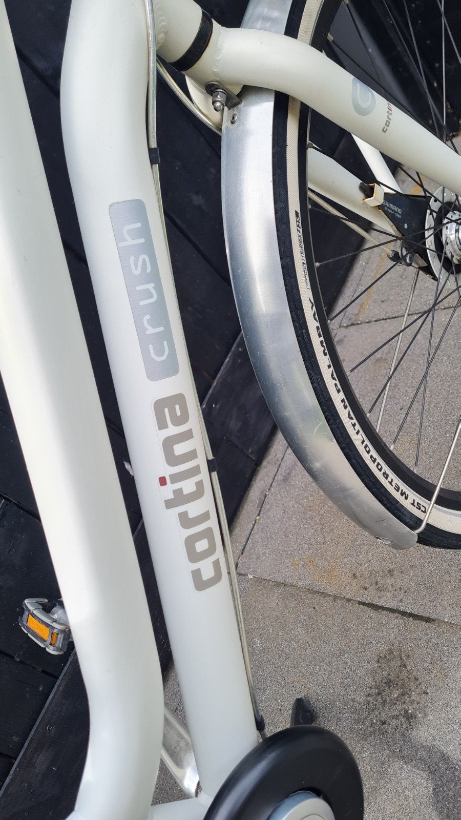 Cortina Crush Damesfiets - Wit met mand en kinderzitjes, Fietsen en Brommers, Fietsen | Dames | Damesfietsen, Gebruikt, Versnellingen