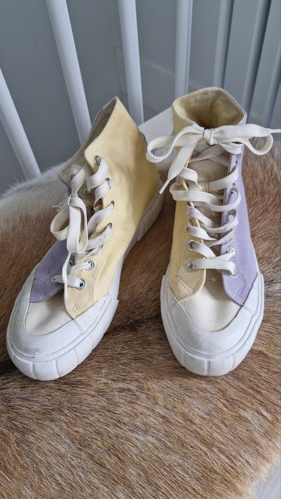 Stradivarius sneakers maat 40 - Geel en Lila, Geel, Ophalen of Verzenden, Stradivarius, Sneakers of Gympen