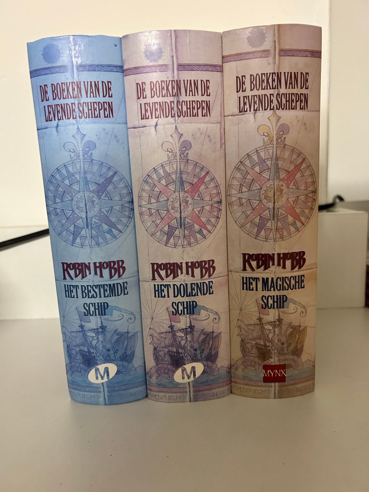 De Boeken van de Levende Schepen - Robin Hobb (Hardcover), Boeken, Ophalen of Verzenden, Gelezen