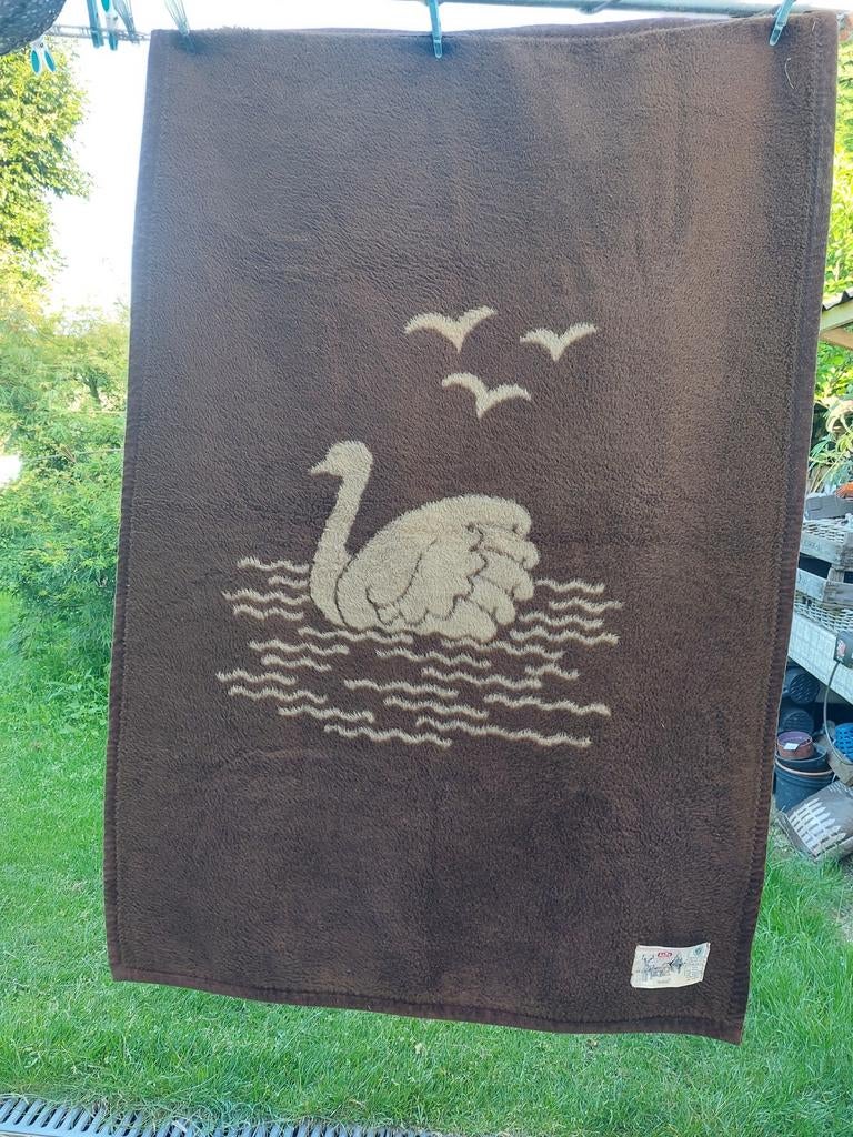 Vintage AaBe Dralon deken met zwaan en vogels, Huis en Inrichting, Gebruikt, 100 tot 150 cm, Ophalen of Verzenden, Bruin