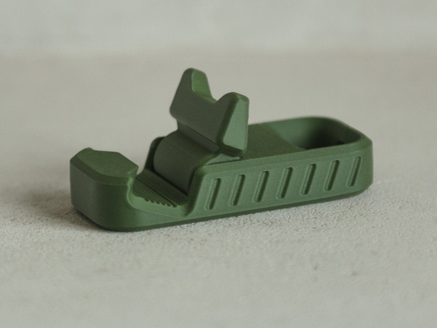 Inklapbare 3D Telefoonstandaard / Bureau Houder (Met Hoesje, Verzenden, Nieuw