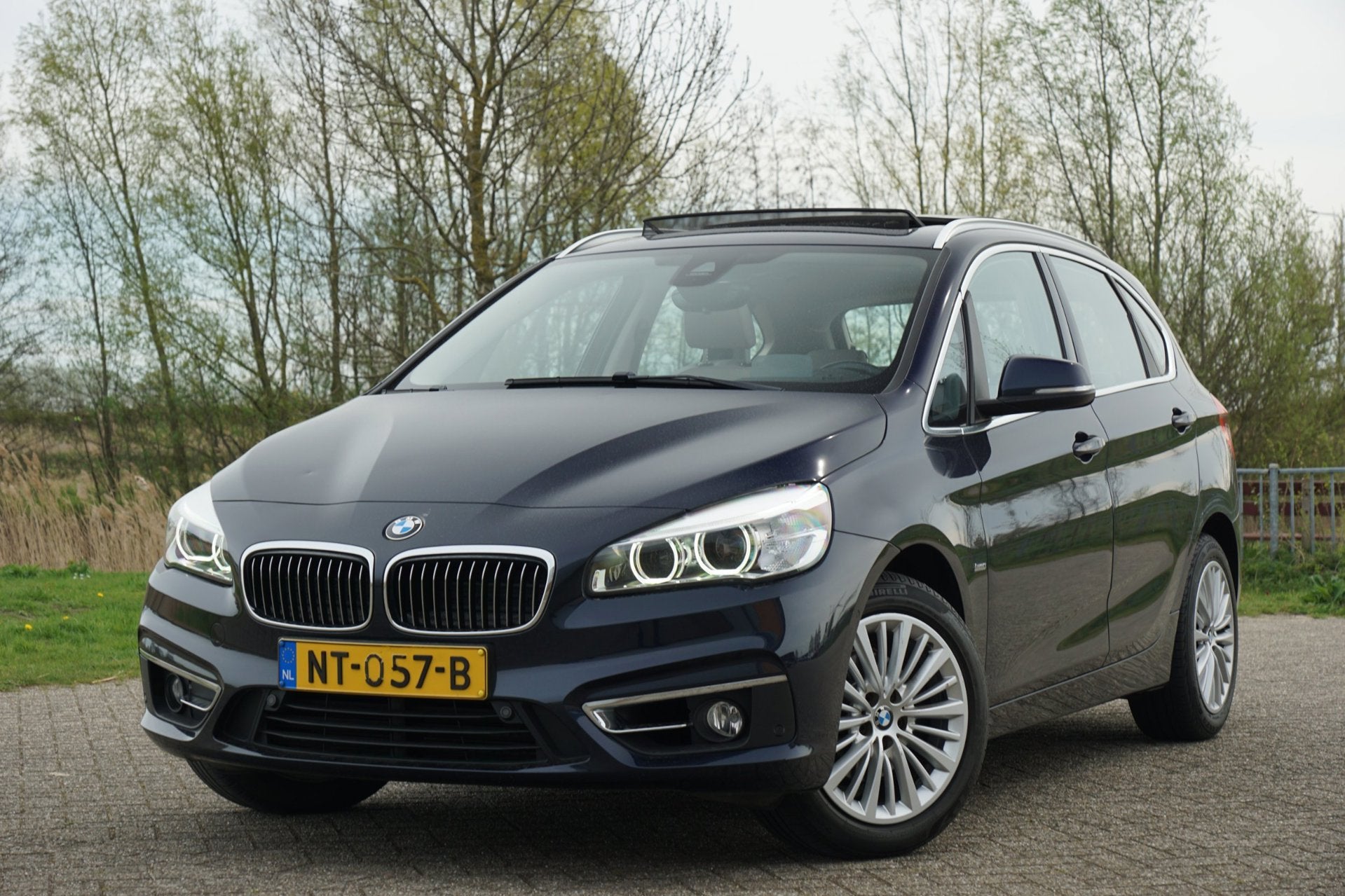 BMW 2-serie Active Tourer 218i High Executive AUT | / | Schu, Auto's, BMW, 1345 kg, 136 pk, Gebruikt, Blauw