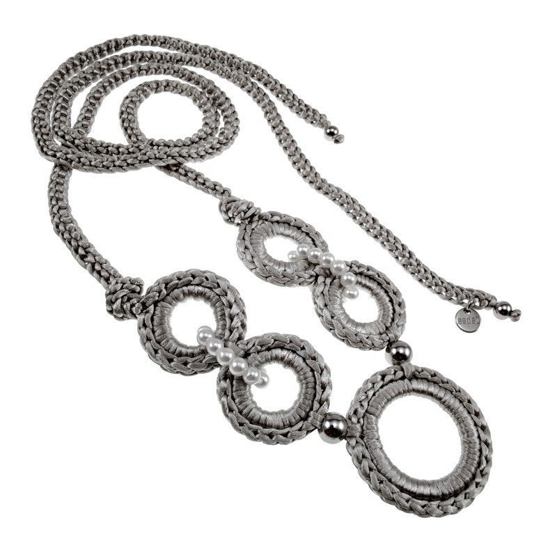 Exclusieve Crochet Zilvergrijze Damesketting + Witte Glaspar, Sieraden, Tassen en Uiterlijk, Met hanger, Overige materialen, Birgitta-Gracht 33, 6465 EL Kerkrade, Nederland