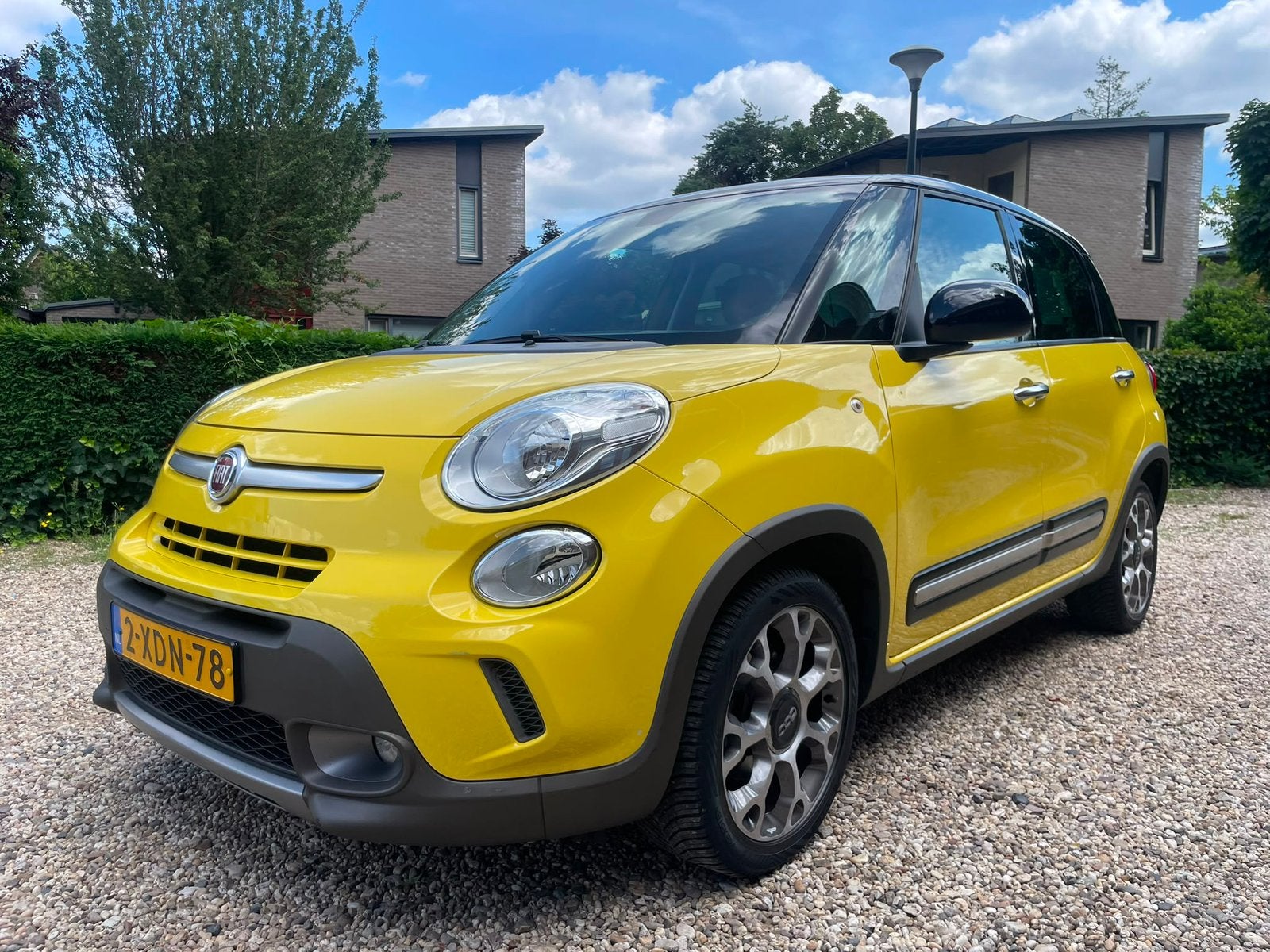 Fiat 500L 0.9 Twinair Trekking 2014 Geel, Auto's, Fiat, Voorwielaandrijving, Stof, Zwart, Bedrijf