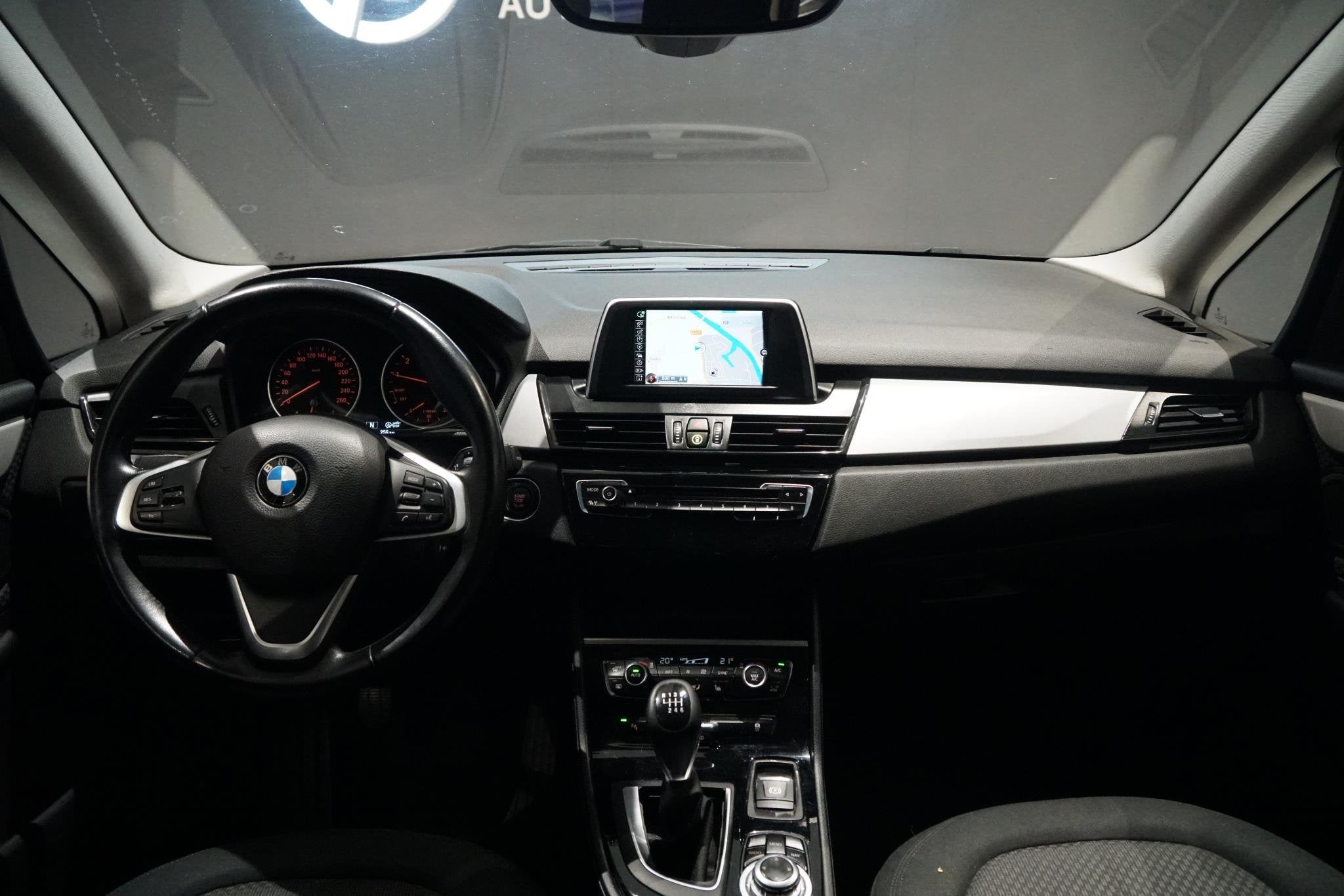 BMW 2-serie Gran Tourer 216i + STOELVERWARMING / NAVIGATIE, Voorwielaandrijving, Gebruikt, Euro 6, 2-Serie Gran Tourer
