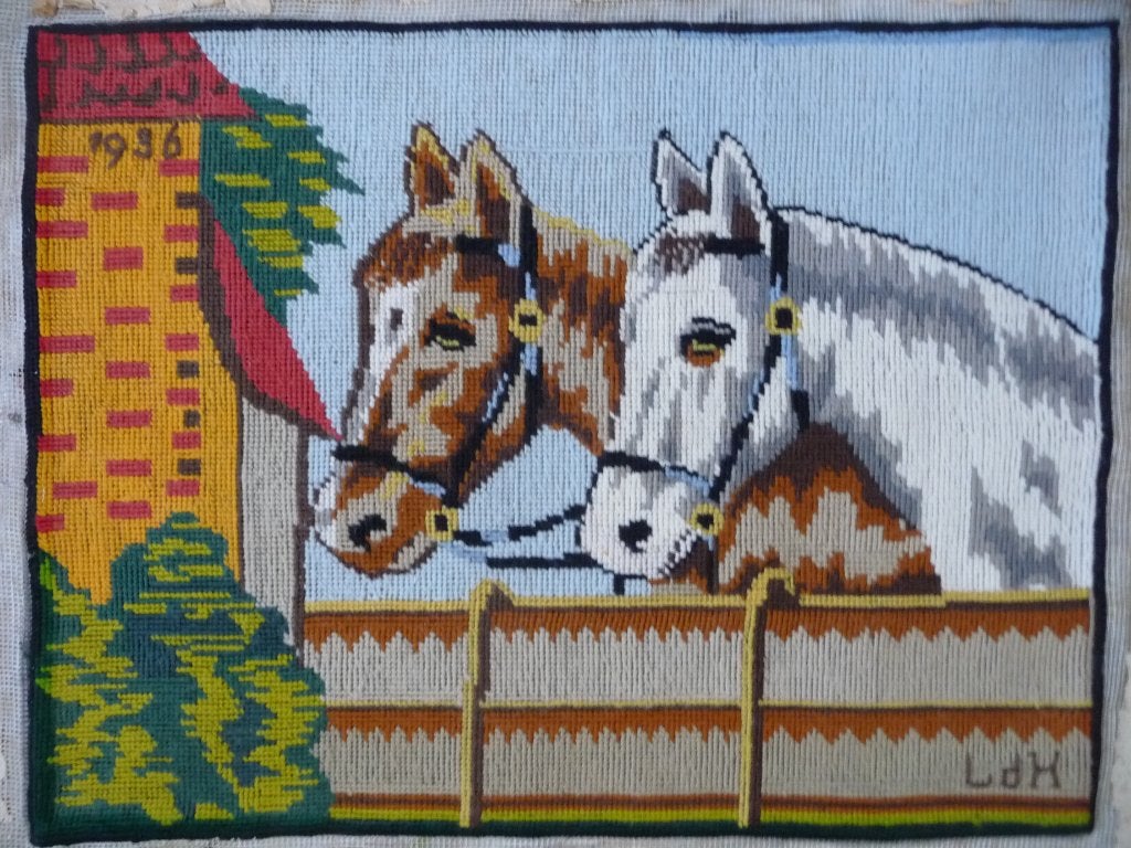 Borduurwerk "Paardenhoofden", Hobby en Vrije tijd, Ophalen of Verzenden, Gebruikt, Handborduren, Onderdeel of Toebehoren