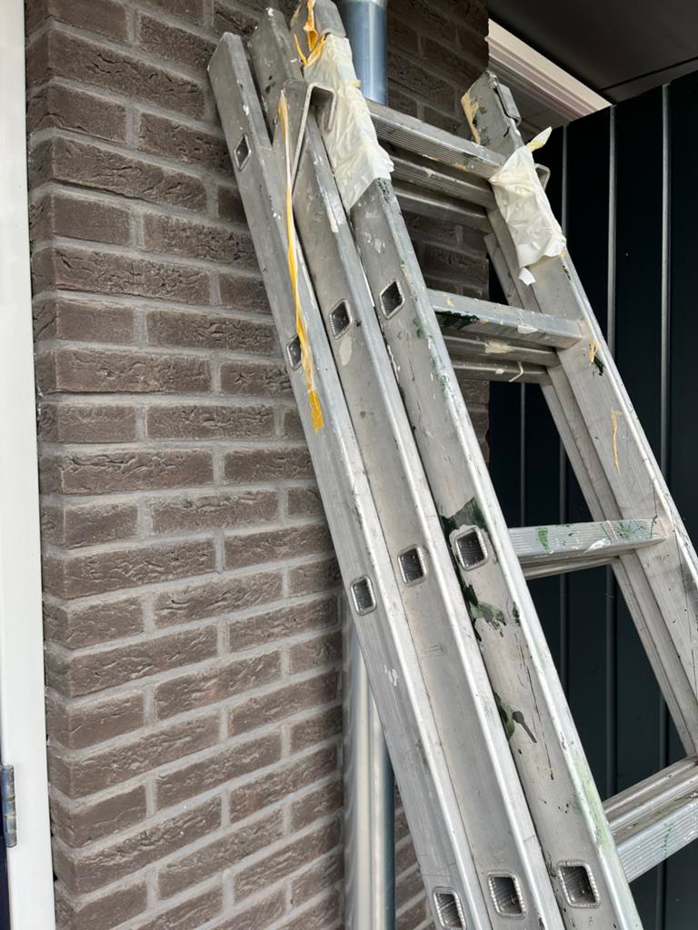 Gebruikte uitschuifbare ladder, ideaal voor klussen, Doe-het-zelf en Verbouw, Steigers, Ophalen, Gebruikt, Overige typen, 2 tot 5 meter