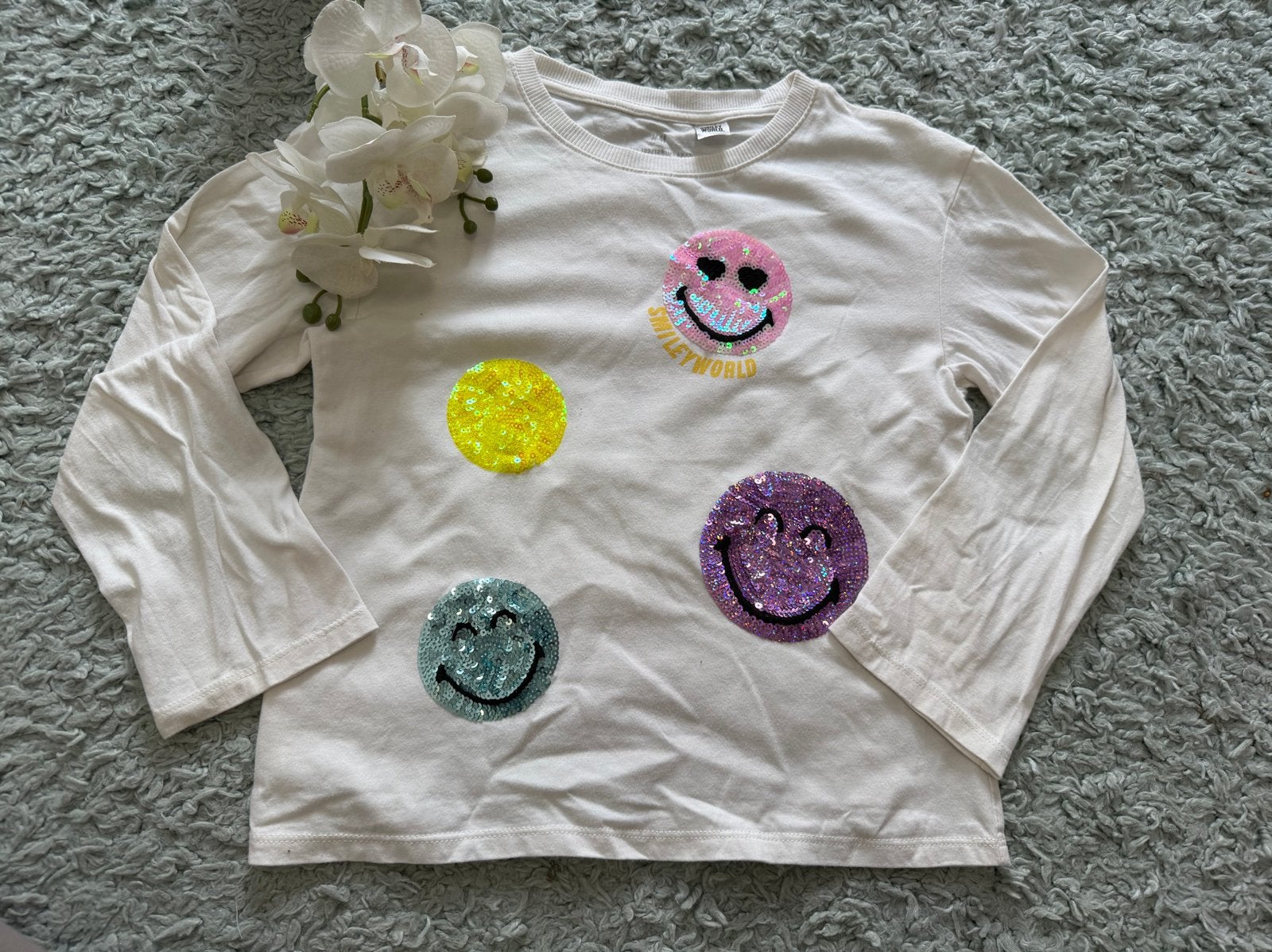 Leuke roomwitte oversized longsleeve met smileys, 122/128, Ophalen of Verzenden, Gebruikt, Meisje, Shirt of Longsleeve