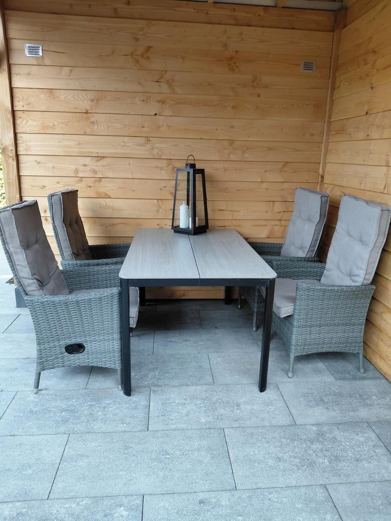 Tuintafel 150x90 cm - Grijs houtlook evt met 2 luxe stoelen, Ophalen, Gebruikt, Rechthoekig, Metaal