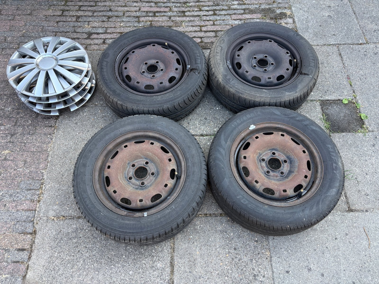 14 inch stalen velgen met goede banden, Auto-onderdelen, Banden en Velgen, Ophalen, 14 inch, Gebruikt, 175 mm