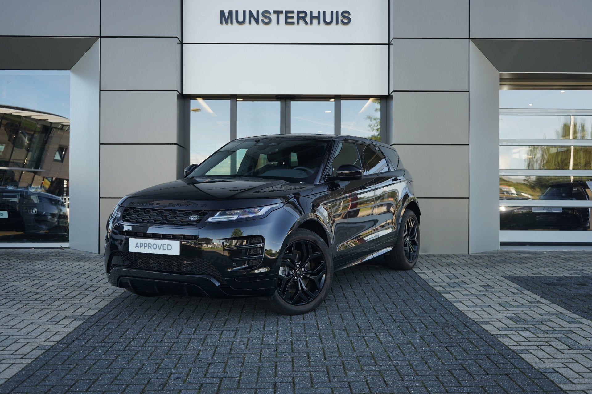 Land Rover Range Rover Evoque P300e AWD R-Dynamic SE | Merid