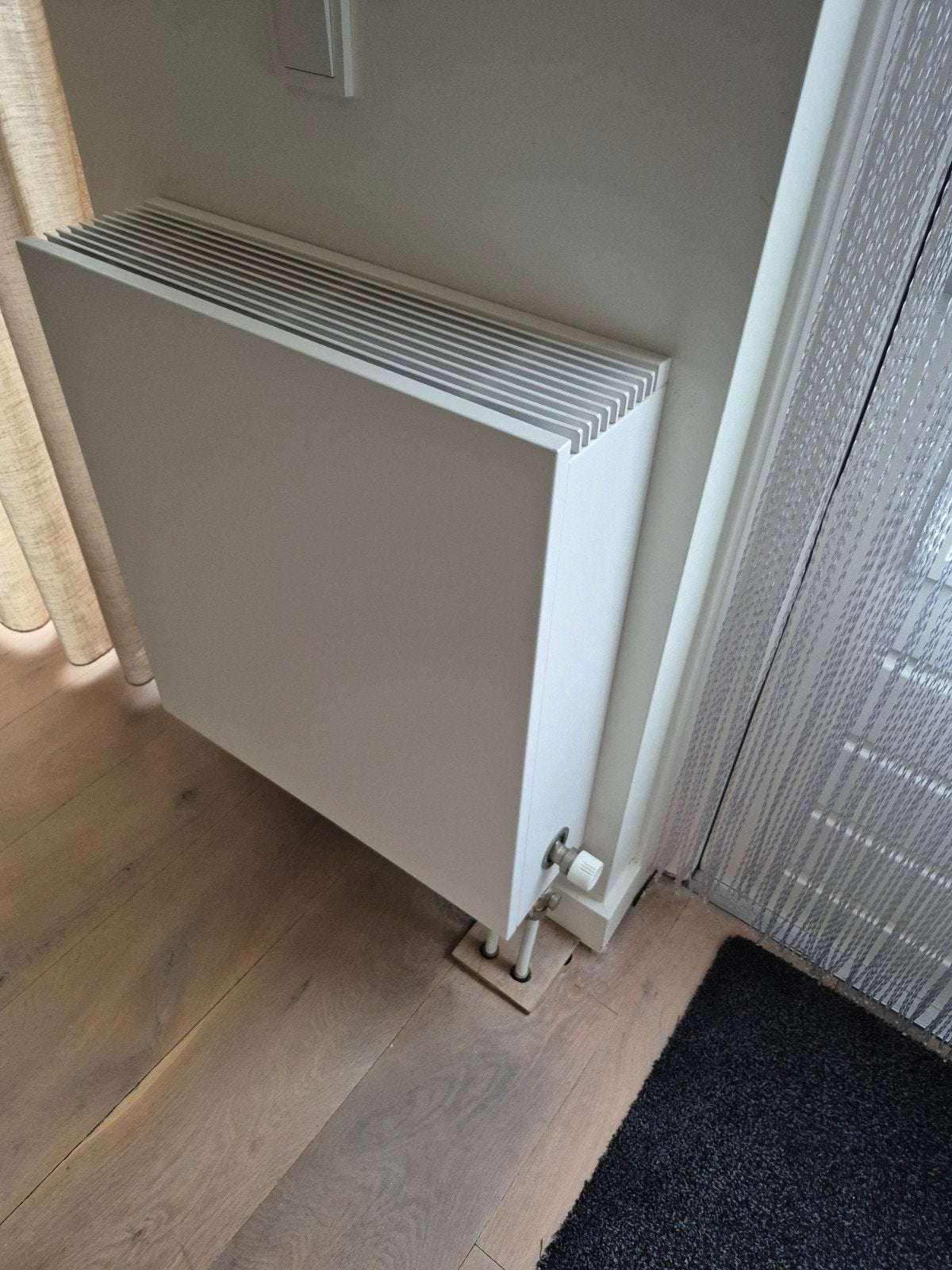 Jaga Strada Radiator: Strak Design 60bx65h, Ophalen of Verzenden, Radiator, 30 tot 80 cm