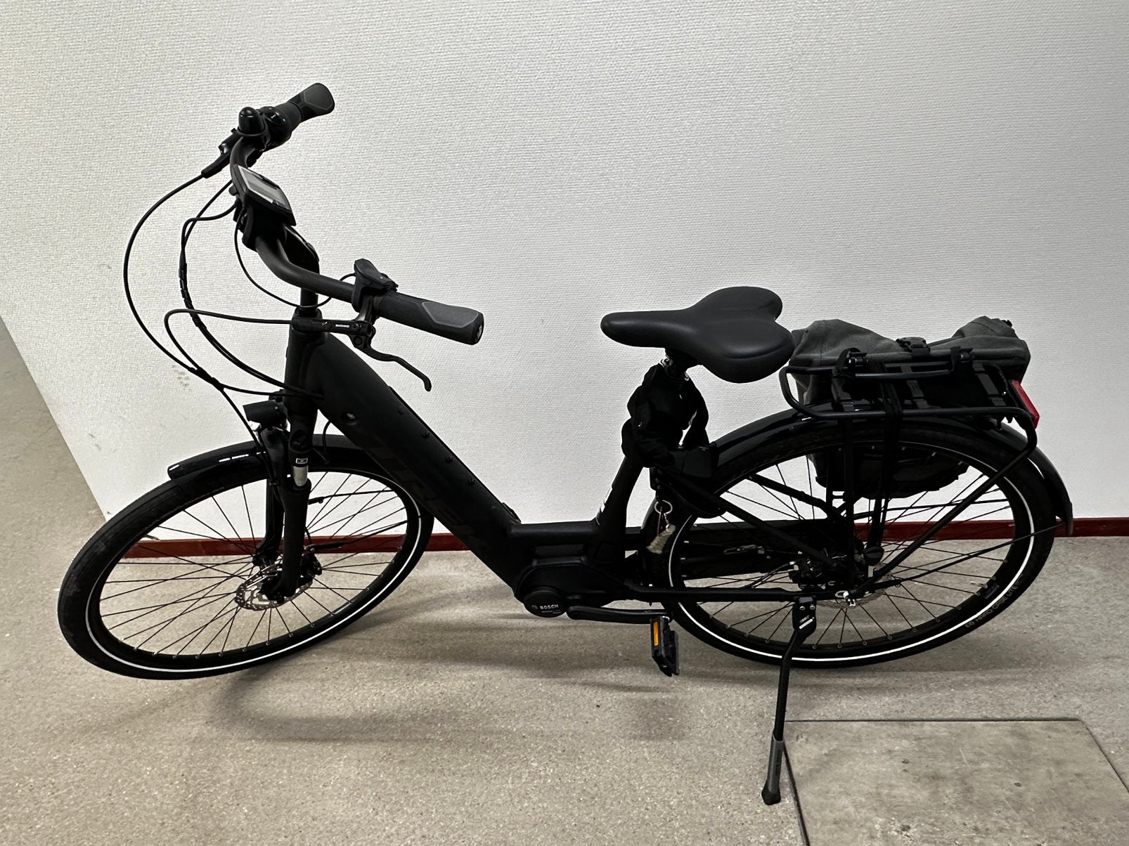 Trek District+ 6 Lowstep E-bike 400Wh | Slechts 346 km, Fietsen en Brommers, Elektrische fietsen, Zo goed als nieuw, Overige merken
