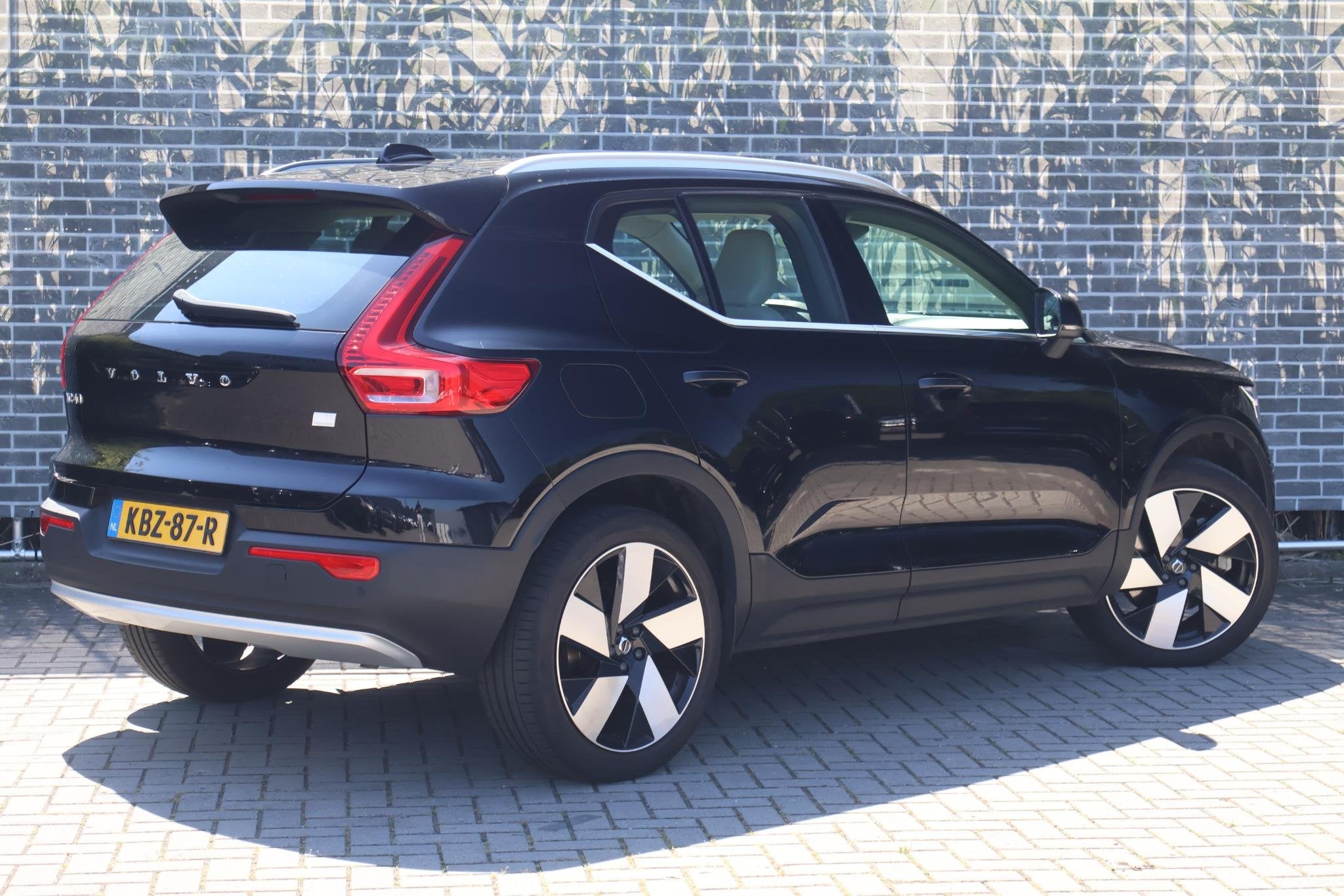Volvo XC40 1.5 T5 Plug-in Hybrid Plus Bright | PHEV | Achter, 12 maanden, Stof, Euro 6, 1712 kg