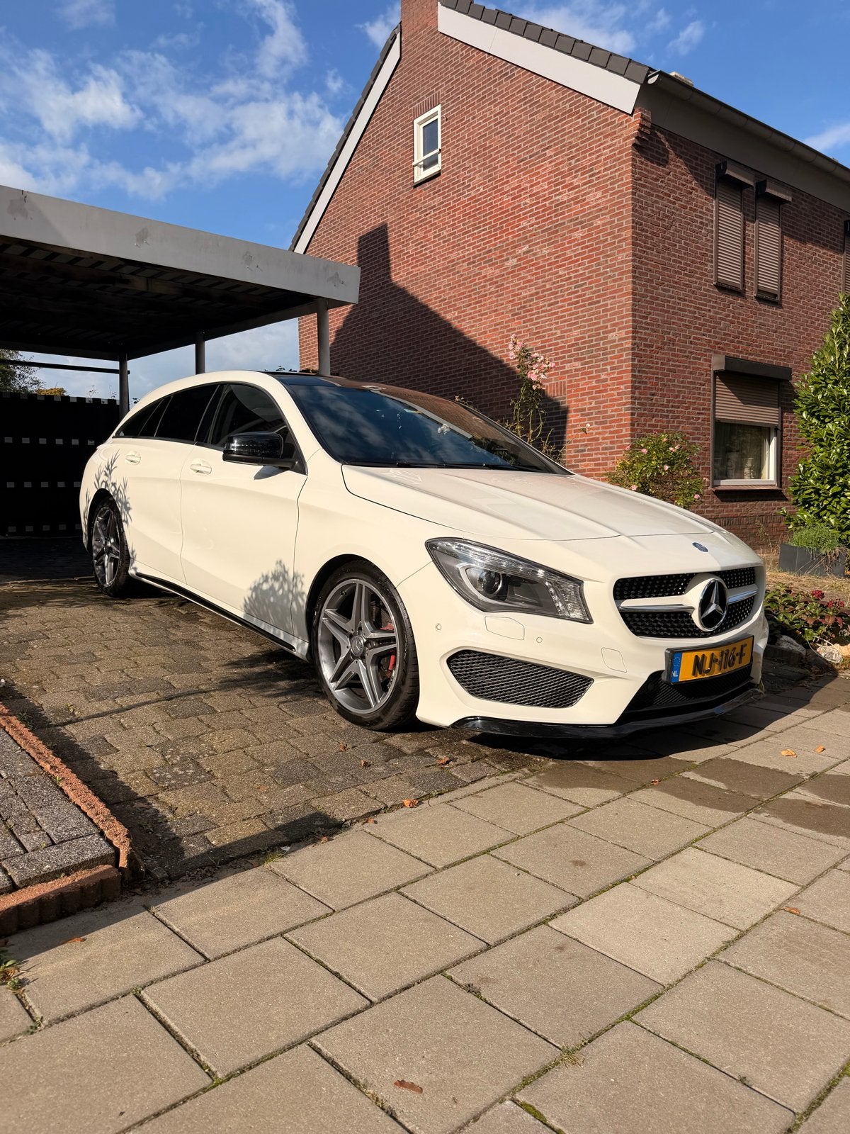 Mercedes-Benz CLA 180 122pk 7G-DCT 2015 Wit, CLA, 730 kg, 4 cilinders, 1595 cc