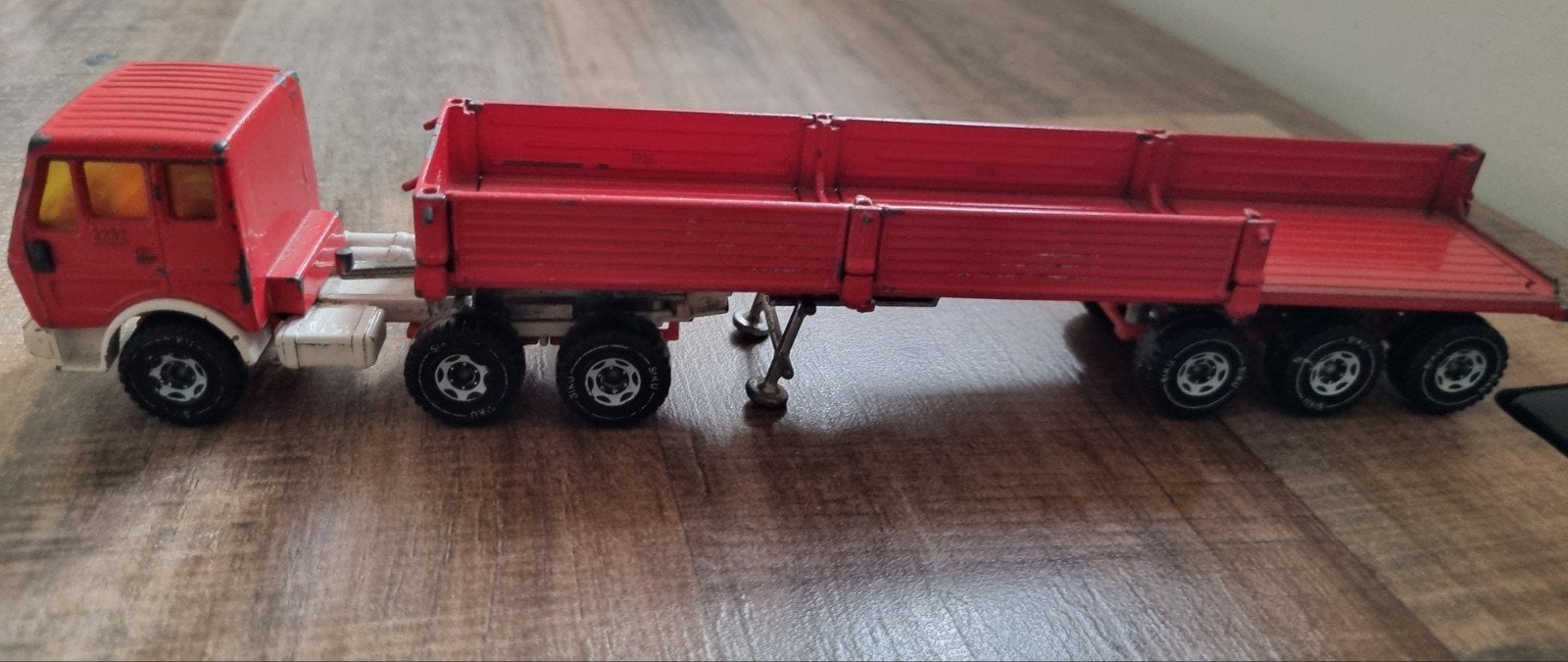 Vintage Matchbox Mercedes-Benz vrachtwagen met oplegger, Ophalen of Verzenden, Gebruikt