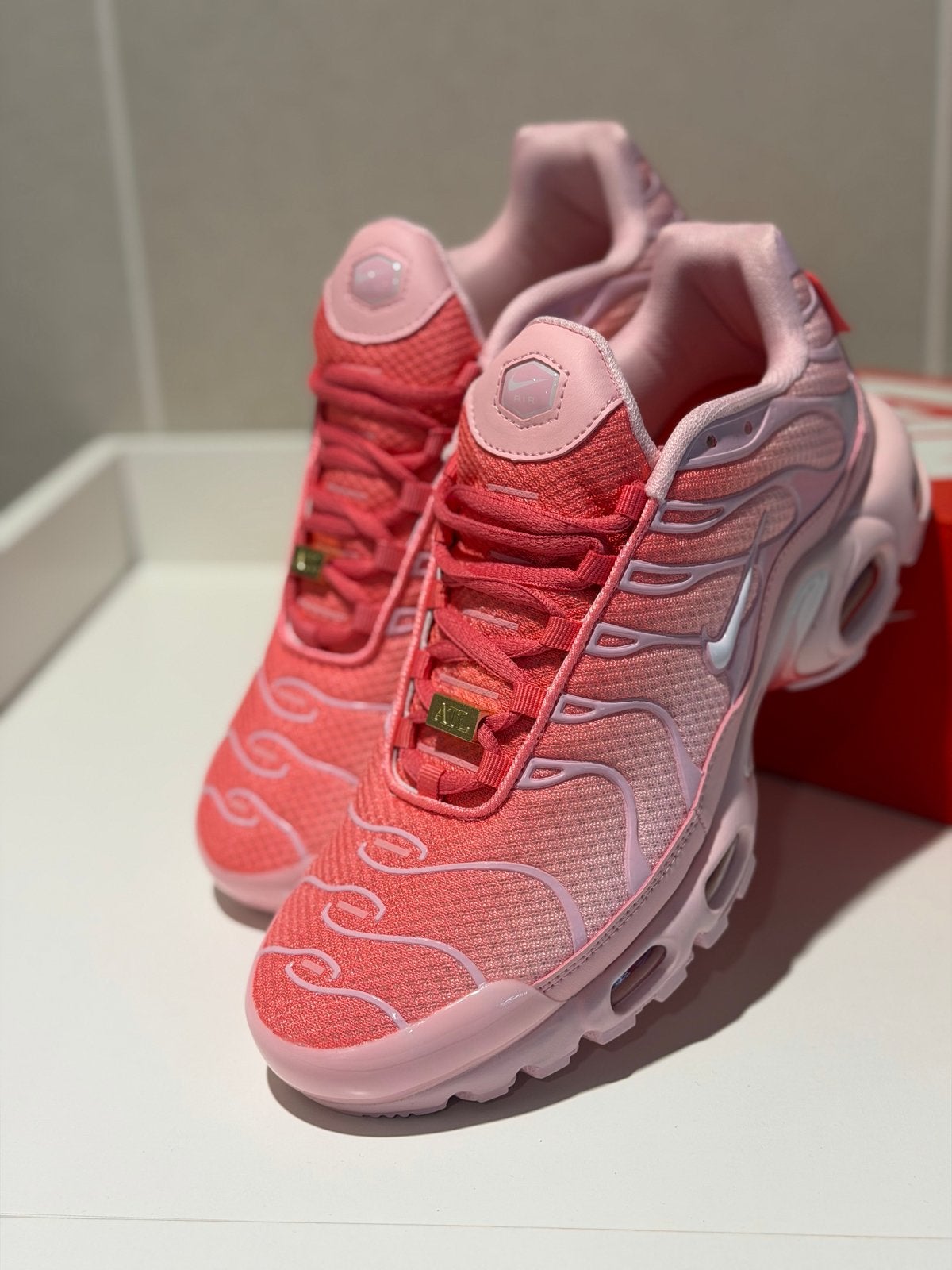 Nike Air Max Plus TN ATL Pink EU 44, Kleding | Dames, Schoenen, Nieuw, Ophalen of Verzenden, Sneakers of Gympen, Roze