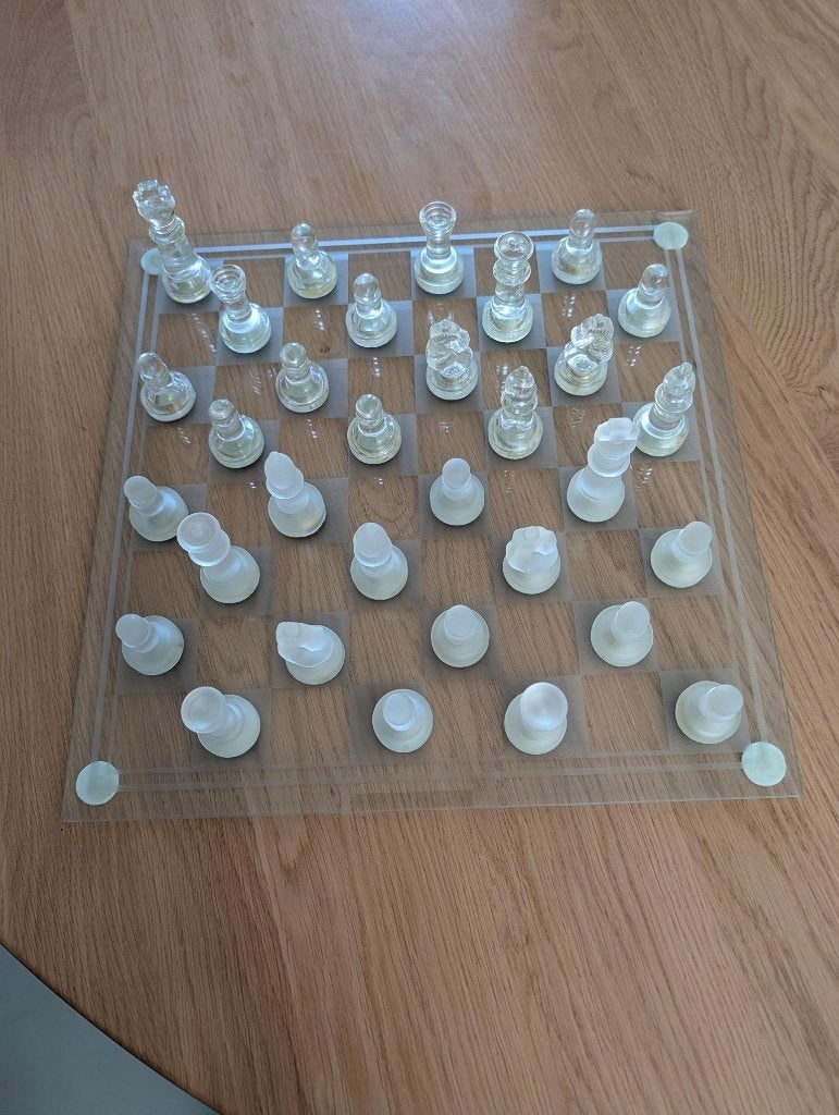 Glazen schaakbord, Hobby en Vrije tijd, Ophalen of Verzenden, Minder dan 500 stukjes, Zo goed als nieuw, Schaken
