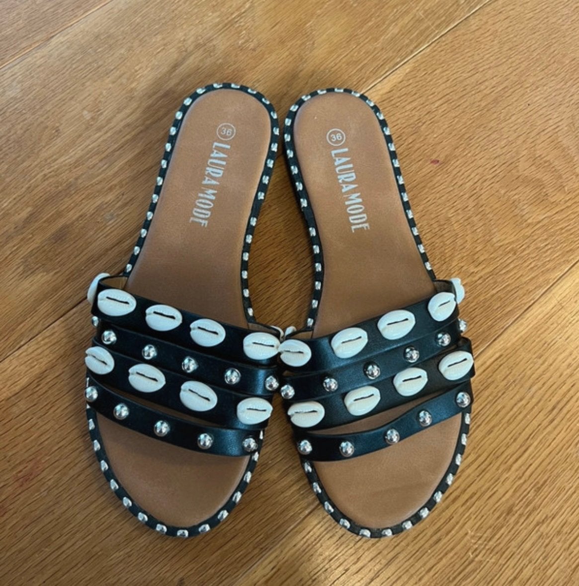 Slippers met schelpen, Slippers, Zwart, Nieuw, Ophalen of Verzenden