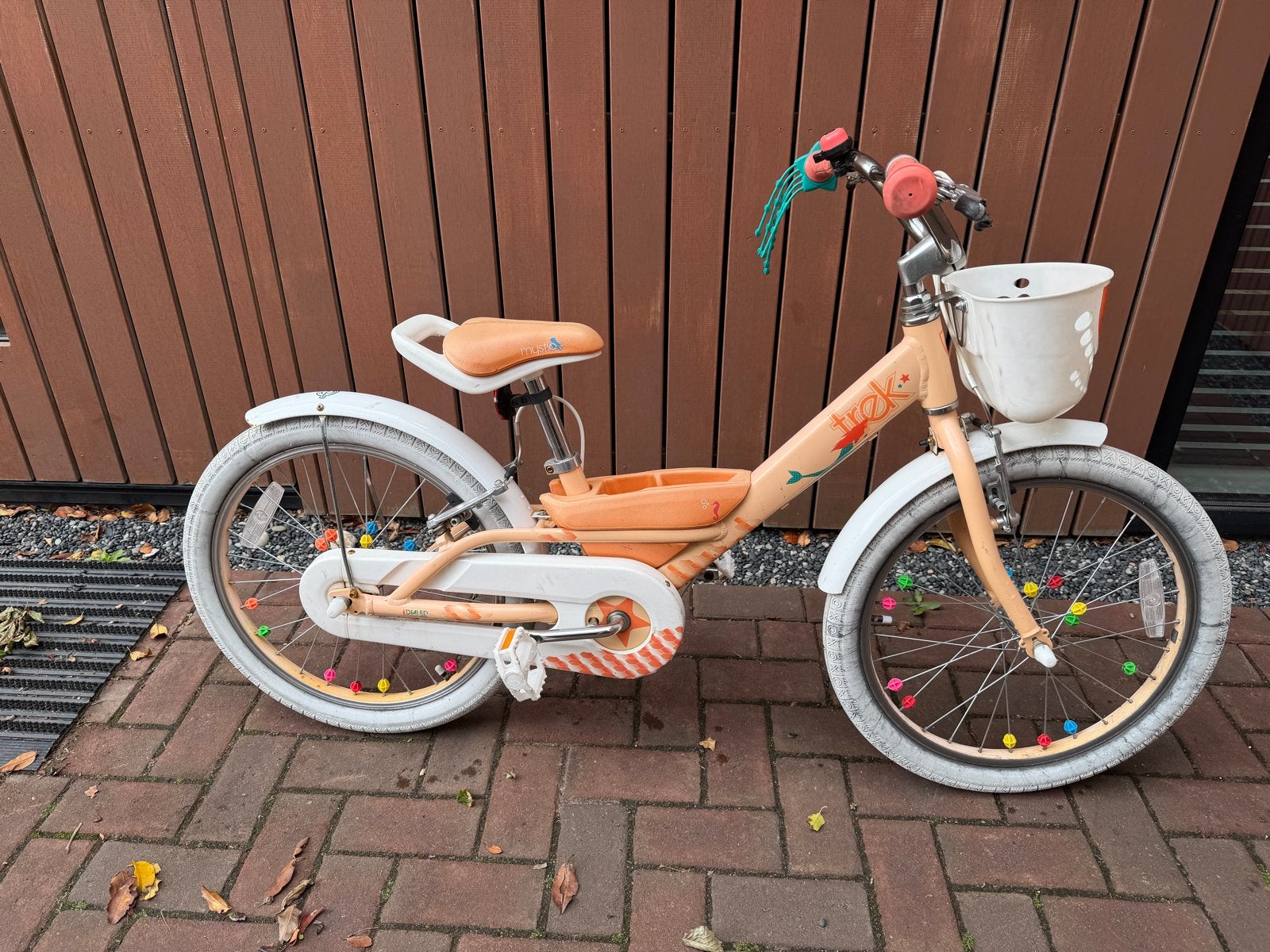 Trek Mystic lichte aluminium kinderfiets met mandje en bel, Fietsen en Brommers, Ophalen, Gebruikt, Velgrem, 16 tot 20 inch