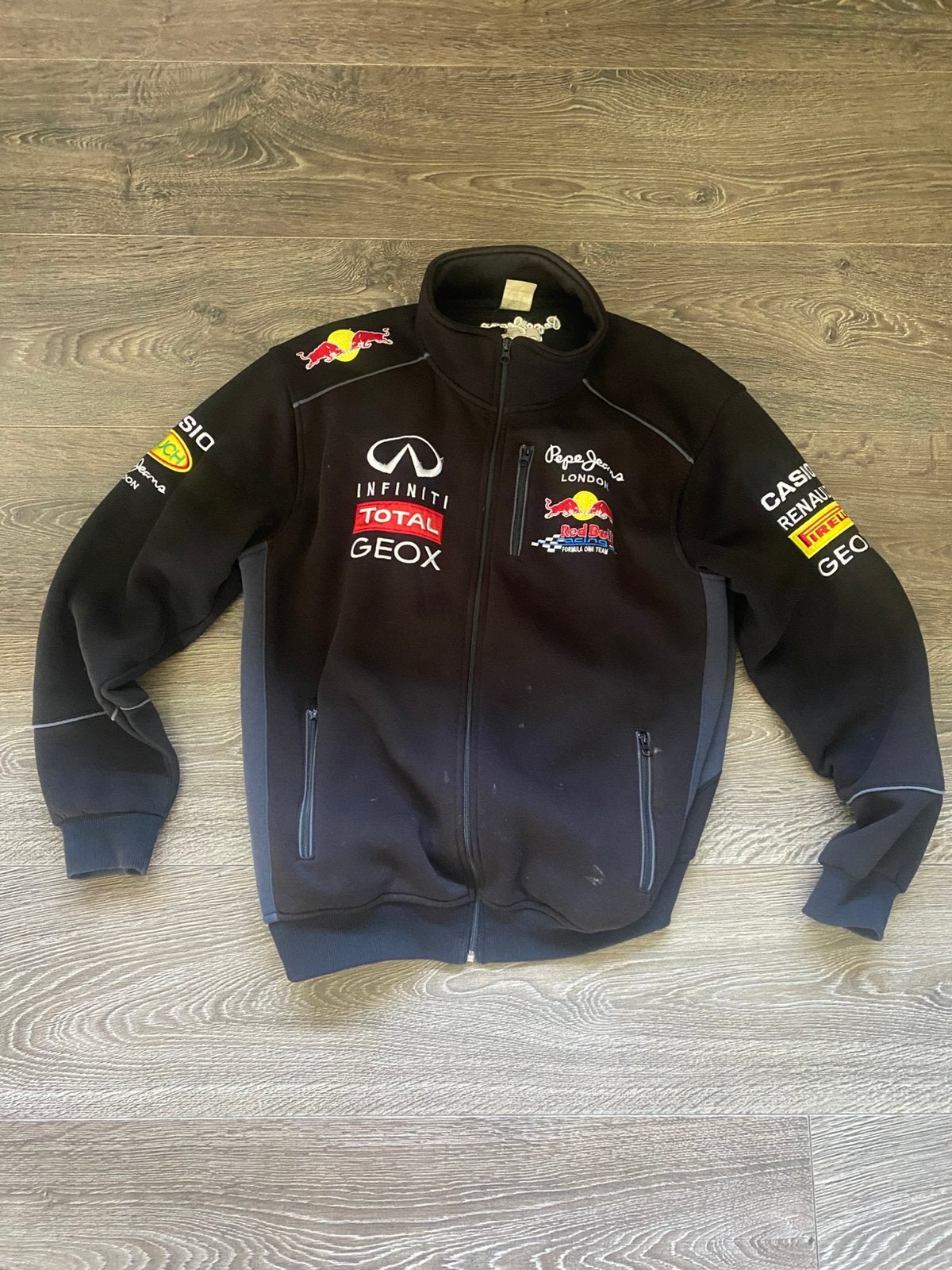 Red bull maat xl nieuwstaat, Verzamelen, Automerken, Motoren en Formule 1, Ophalen of Verzenden, Zo goed als nieuw, Formule 1