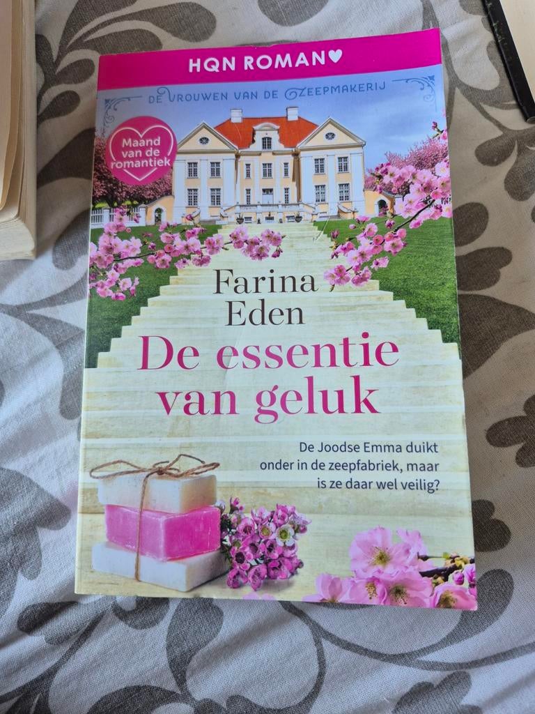 De essentie van geluk - Farina Eden (HQN Roman), Ophalen of Verzenden, Zo goed als nieuw, Farina Eden, Nederland