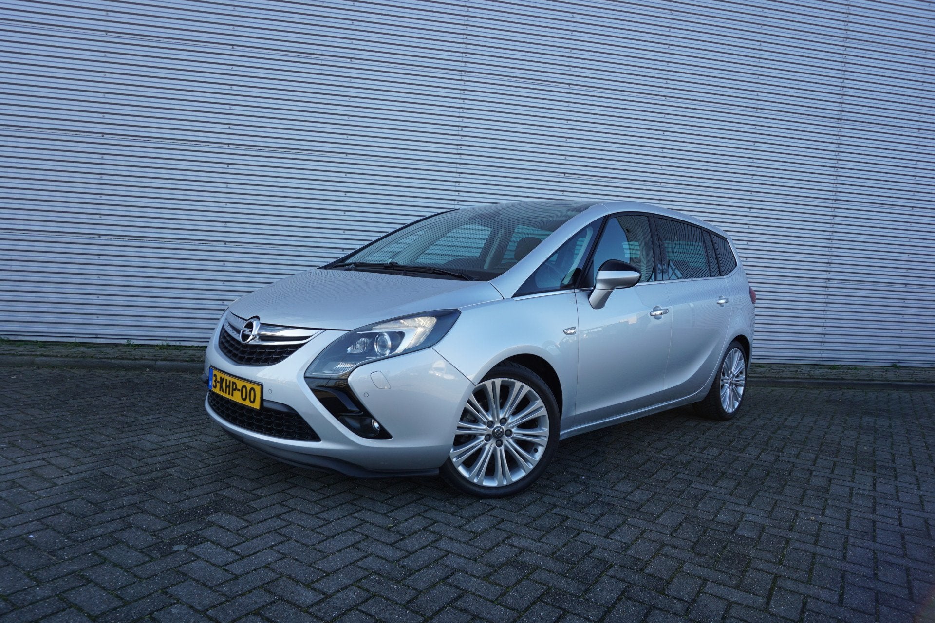 Opel Zafira Tourer 1.4 Cosmo 7persoons - Airco / Navi / Crui, Auto's, Euro 5, Stof, 4 cilinders, 7 stoelen