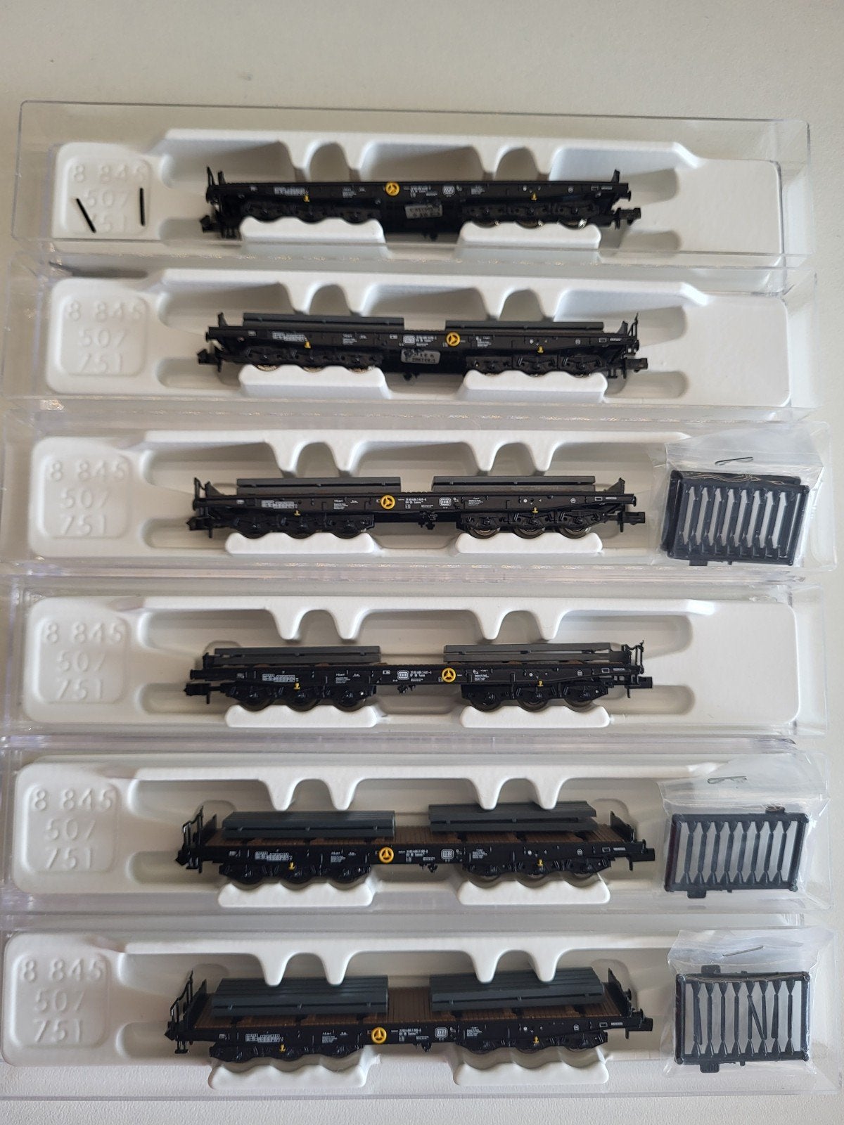 6 x zwaarlastwagonnen van Fleischmann piccolo
1 wagon is zon, Ophalen of Verzenden, Gelijkstroom, Wagon, Fleischmann