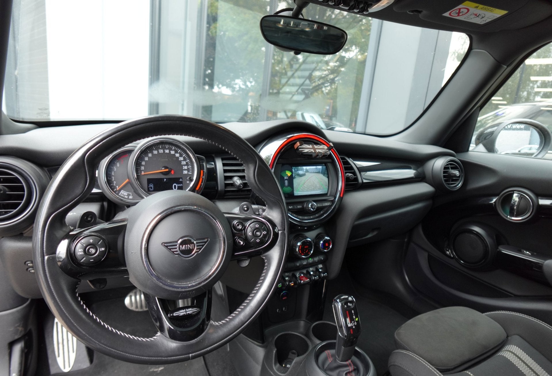 MINI 5-Deurs Cooper S 2.0 Pepper PANO NAVI LED VOL, Auto's, Mini, Voorwielaandrijving, Gebruikt, Zwart, Alcantara
