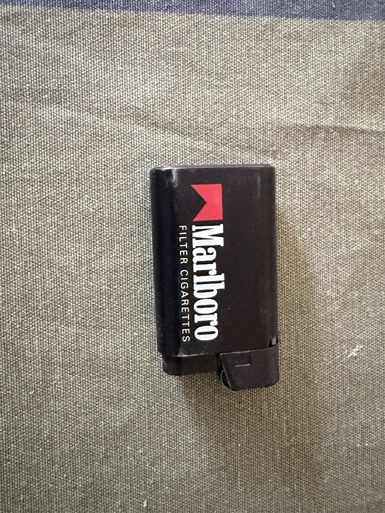Gasaansteker Marlboro, Verzamelen, Rookartikelen, Aanstekers en Luciferdoosjes, Ophalen of Verzenden, Zo goed als nieuw, Asbak