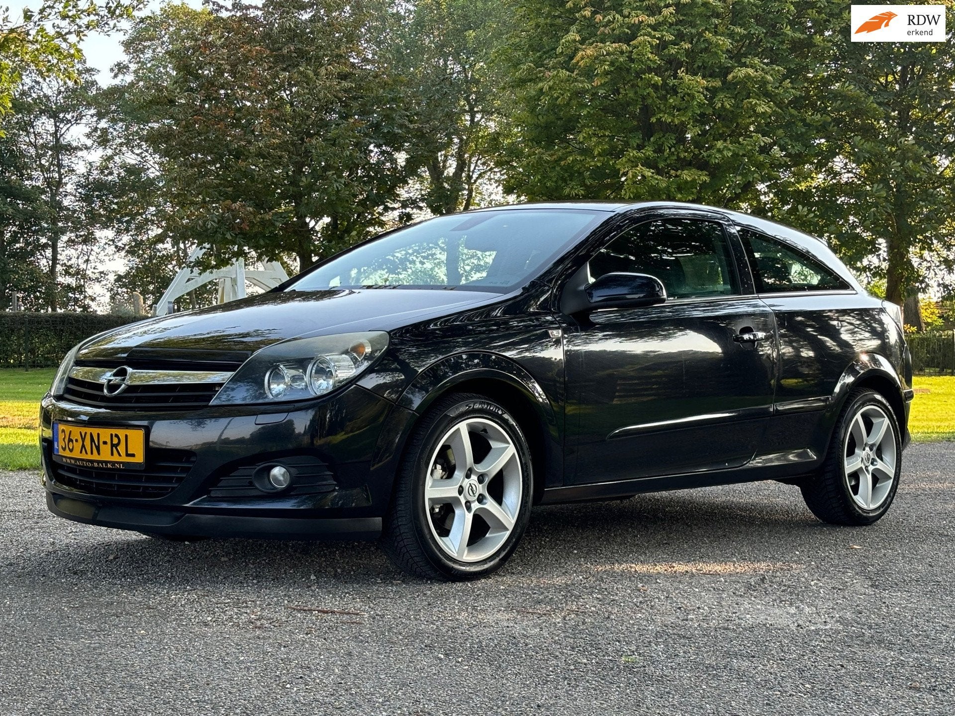 Opel Astra GTC 1.8 Cosmo | Airco + Cruise control Nu € 1.4, Auto's, Gebruikt, 4 cilinders, 1165 kg, Zwart