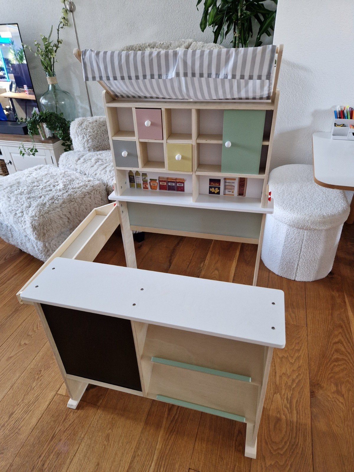 Houten Speelkeuken / Winkel met Luifel - Zo goed als nieuw, Kinderen en Baby's, Speelgoed | Speelkeukens, Ophalen, Zo goed als nieuw