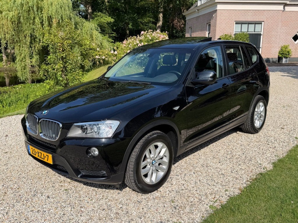 Bmw X3 2.0i X-DRIVE Upgrade Edition NL-auto 1e eig. PANORAMA, Auto's, BMW, Gebruikt, 4 cilinders, Zwart, Bedrijf