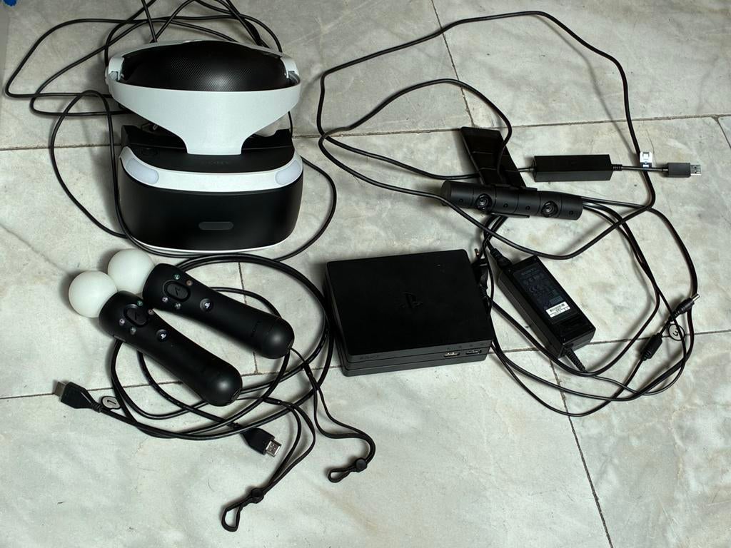 PlayStation VR set (V1), twee Move controllers & PS5-adapter, Spelcomputers en Games, Spelcomputers | Sony PlayStation Consoles | Accessoires